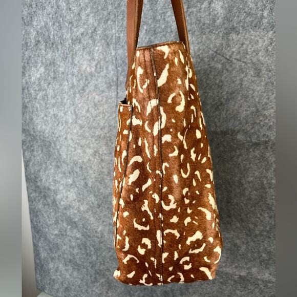 MADEWELL The Medium Transport Tote: Printed Calf Hair Edition in Pecan - Picture 8 of 12